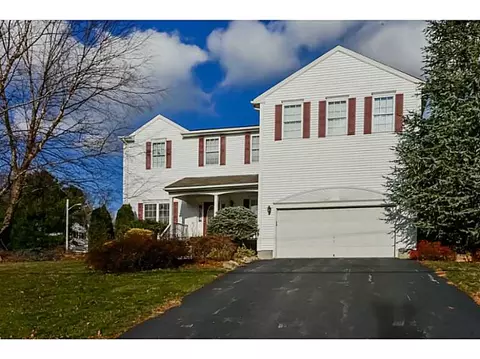 17 Ashbrook Dr, Cranston, RI 02921 photo 1