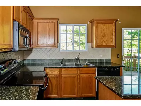 17 Ashbrook Dr, Cranston, RI 02921 photo 16