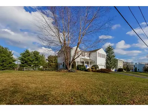 17 Ashbrook Dr, Cranston, RI 02921 photo 9