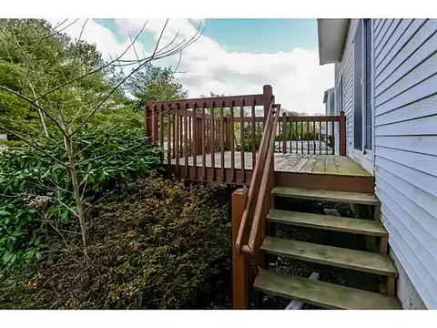 17 Ashbrook Dr, Cranston, RI 02921 photo 7