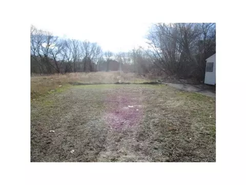 246 Olo St, Woonsocket, RI 02895 photo 3