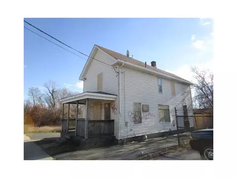 246 Olo St, Woonsocket, RI 02895 photo 2