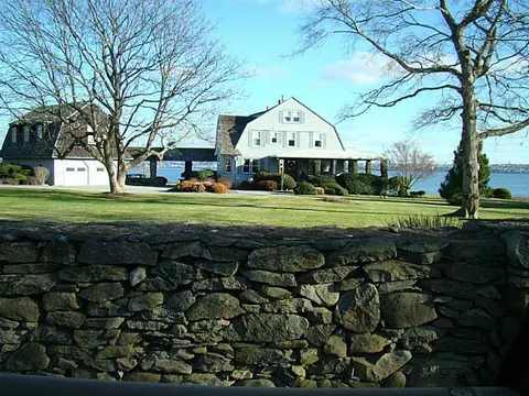13 Stonegate Dr, Warren, RI 02885 photo 2