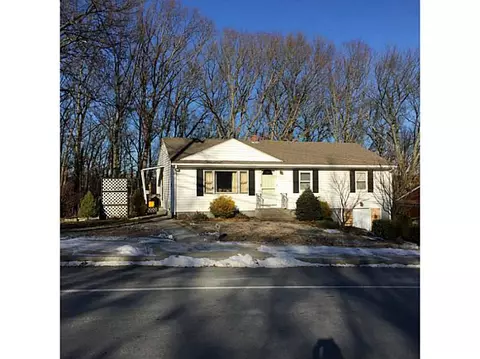 340 Aylsworth Ave, Woonsocket, RI 02895 photo 2