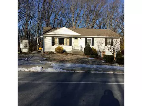 340 Aylsworth Ave, Woonsocket, RI 02895 photo 1