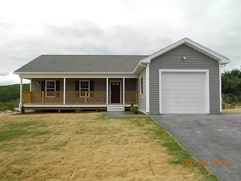 157 Danielle Dr, Woonsocket, RI 02895 photo 2