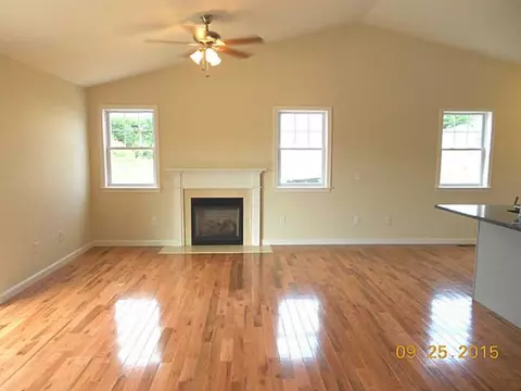 157 Danielle Dr, Woonsocket, RI 02895 photo 5