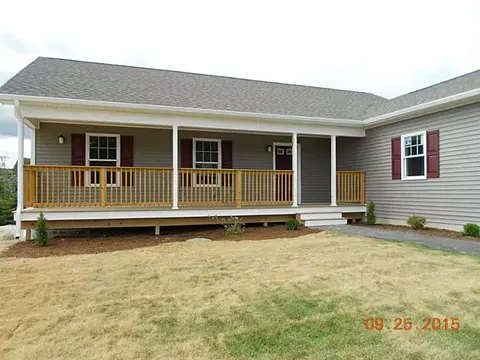 157 Danielle Dr, Woonsocket, RI 02895 photo 3