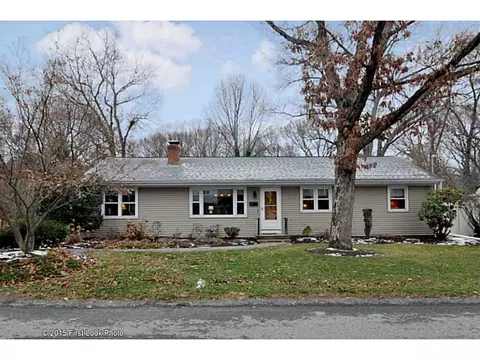 129 Tanner Ave, Warwick, RI 02886 photo 3