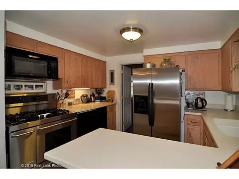 129 Tanner Ave, Warwick, RI 02886 photo 4