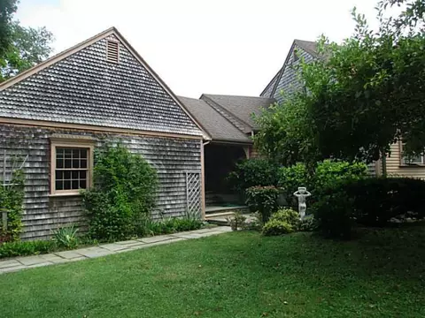 2 Porter Rd, Middletown, RI 02842 photo 2