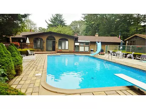 55 Fishs Ln, Warwick, RI 02886 photo 17