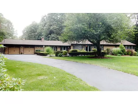 55 Fishs Ln, Warwick, RI 02886 photo 1