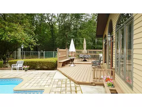 55 Fishs Ln, Warwick, RI 02886 photo 21