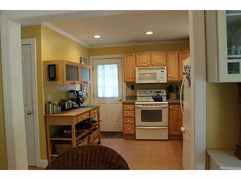 60 Springbrook Rd, Westerly, RI 02891 photo 4