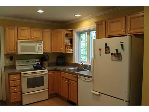 60 Springbrook Rd, Westerly, RI 02891 photo 3
