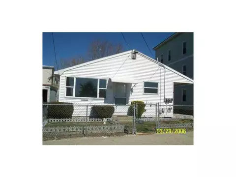562 Privilege St, Woonsocket, RI 02895 photo 1
