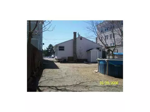 562 Privilege St, Woonsocket, RI 02895 photo 2
