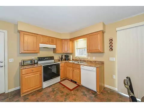 6 Voltage St, Westerly, RI 02891 photo 2