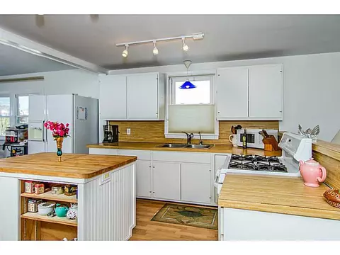 11 Benson Ave, Westerly, RI 02891 photo 5