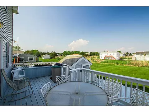 11 Benson Ave, Westerly, RI 02891 photo 2
