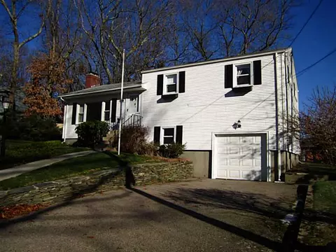 14 Tomahawk Ct, Warwick, RI 02886 photo 1