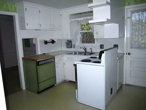 14 Tomahawk Ct, Warwick, RI 02886 photo 9