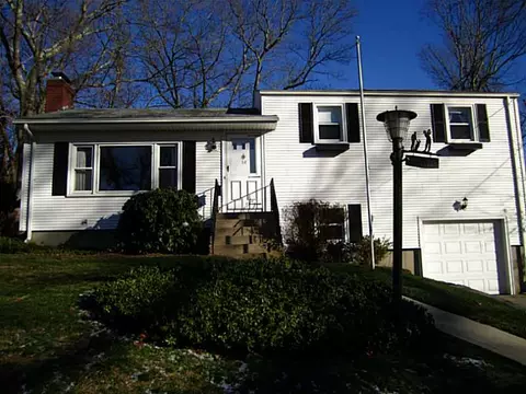 14 Tomahawk Ct, Warwick, RI 02886 photo 23