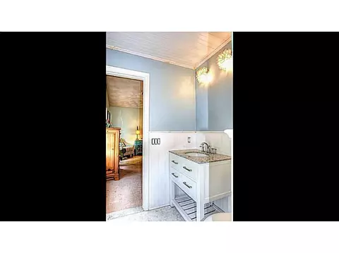 33 Tanner Ave, Warwick, RI 02886 photo 9