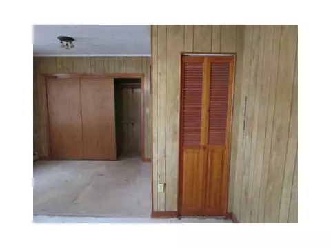 35 Manila Ave, Woonsocket, RI 02895 photo 8