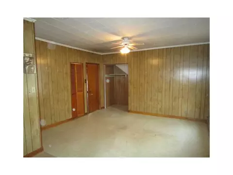 35 Manila Ave, Woonsocket, RI 02895 photo 9