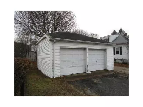 35 Manila Ave, Woonsocket, RI 02895 photo 2
