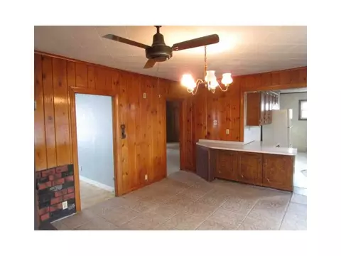 35 Manila Ave, Woonsocket, RI 02895 photo 4
