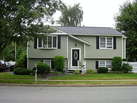 39 Robins Way, Warwick, RI 02888 photo 11