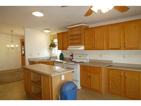 19 Sandra Cir, Coventry, RI 02816 photo 3
