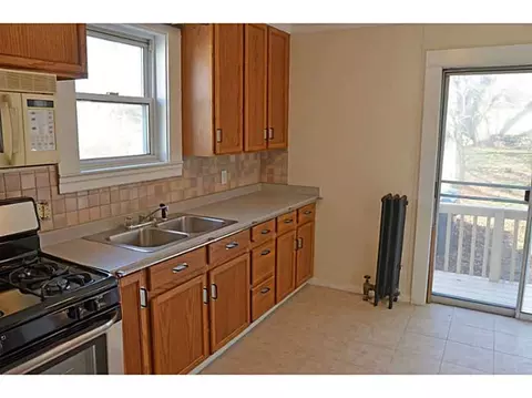 18 Camp St, Warwick, RI 02889 photo 10