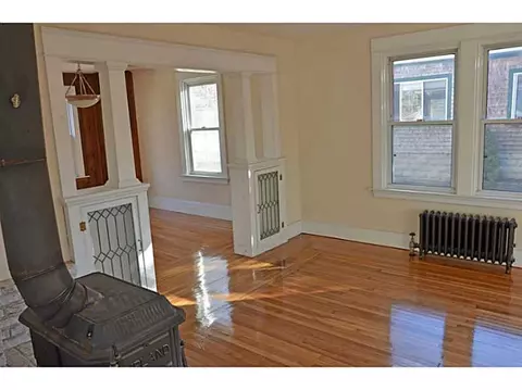 18 Camp St, Warwick, RI 02889 photo 6