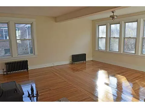 18 Camp St, Warwick, RI 02889 photo 5