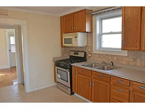 18 Camp St, Warwick, RI 02889 photo 11