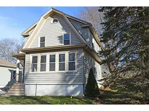 18 Camp St, Warwick, RI 02889 photo 2