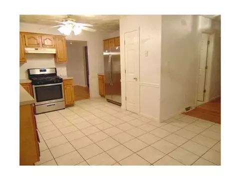 16 West St, Warwick, RI 02886 photo 5
