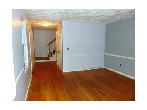 16 West St, Warwick, RI 02886 photo 4