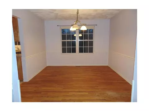 16 West St, Warwick, RI 02886 photo 3