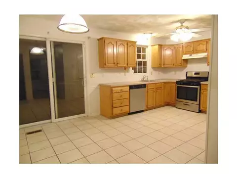 16 West St, Warwick, RI 02886 photo 6