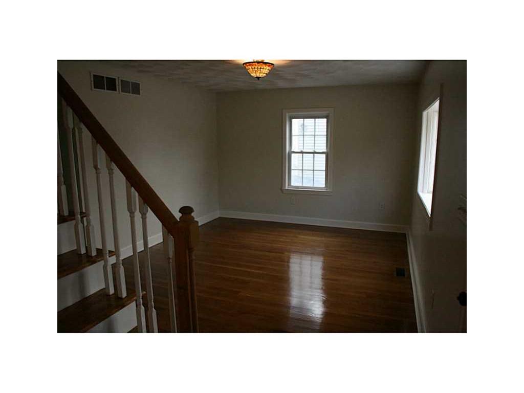 38 Deacon Ave, Warwick, RI 02886 photo 3