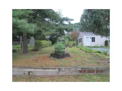 310 Inez Ave, Warwick, RI 02886 photo 3