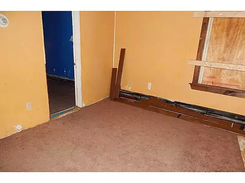 9 Wilson Ave, Woonsocket, RI 02895 photo 3