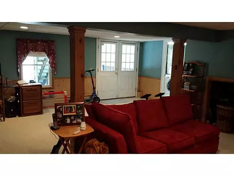 590 Maureen Cir, Mapleville, RI 02839 photo 23