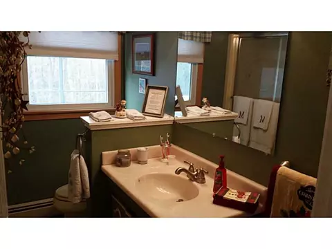 590 Maureen Cir, Mapleville, RI 02839 photo 15