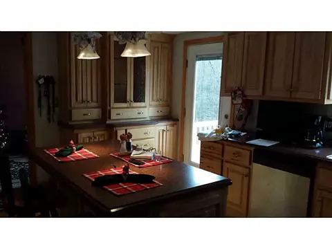 590 Maureen Cir, Mapleville, RI 02839 photo 16